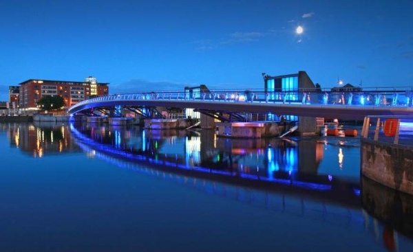 Lagan Weir Pedestrian and Cycle Bridge, Belfast - SteelConstruction.info