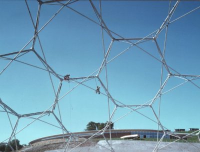 Hot dip galvanized structural steelwork. The Eden Project, Cornwall. (Image Courtesy of The Galvanizers Association)
