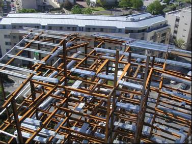 Steel framed residential building using steel decking'