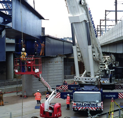 Construction of a composite box girder bridge for CTRL M20 Newington Bridge