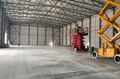 Large, column-free spaces were a key design requirement, and one of the main reasons for choosing a steel-framed solution