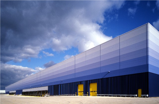 Horizontal-spanning sandwich panels