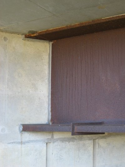 Sealant and drip detail at an integral abutment A34/M4 Junction 13, Chieveley