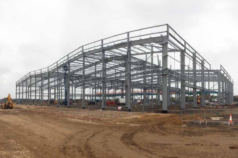 The building has a maximum width of 116m