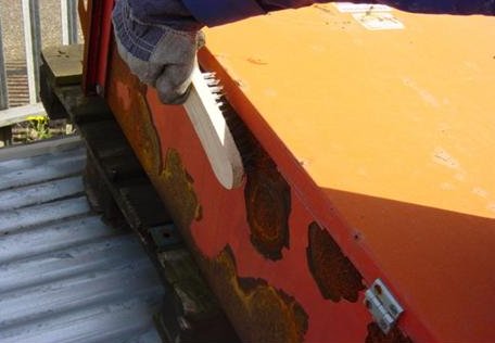 Hand wire brush<br>''(Image courtesy of Corrodere/MPI)''