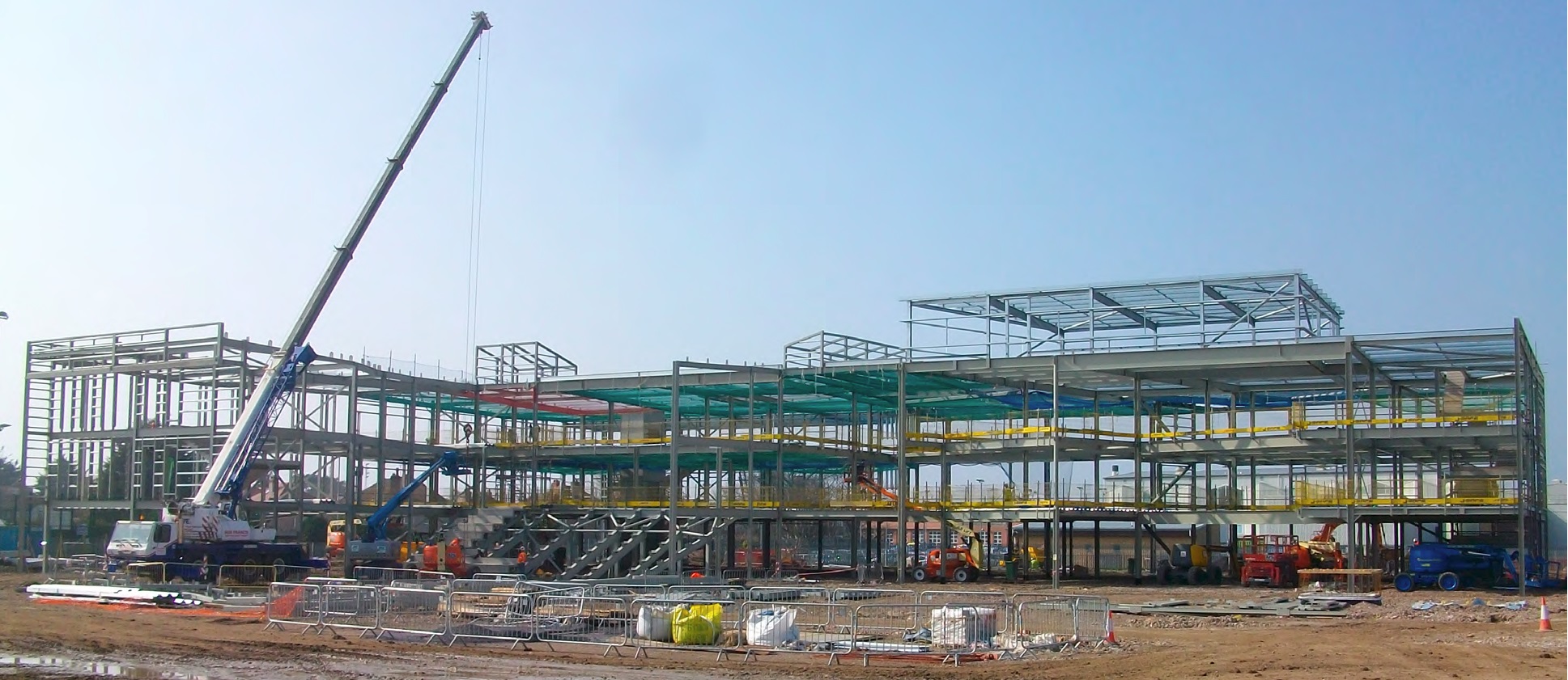 Low rise, short span building Rhyl New School