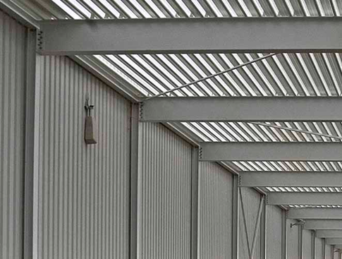 Prefabricated components are easily and rapidly connected onsite